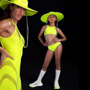 💙💖 NWT Ivy Park Ivytopia Bikini Top in Solar Yellow